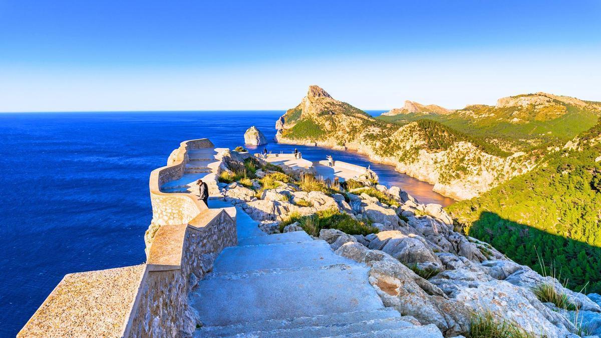 Este mirador guarda el efecto 360, con vistas en sus cuatro costados.