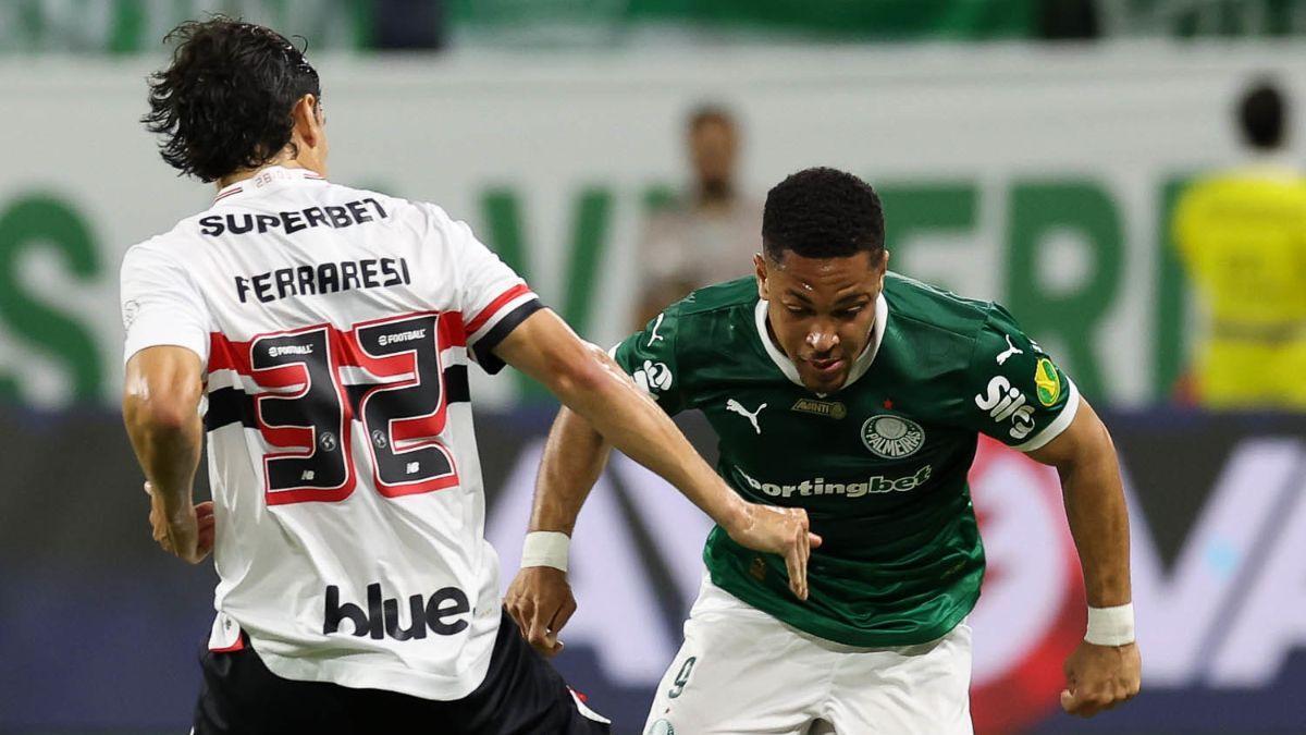 Vitor Roque debutó con el Palmeiras