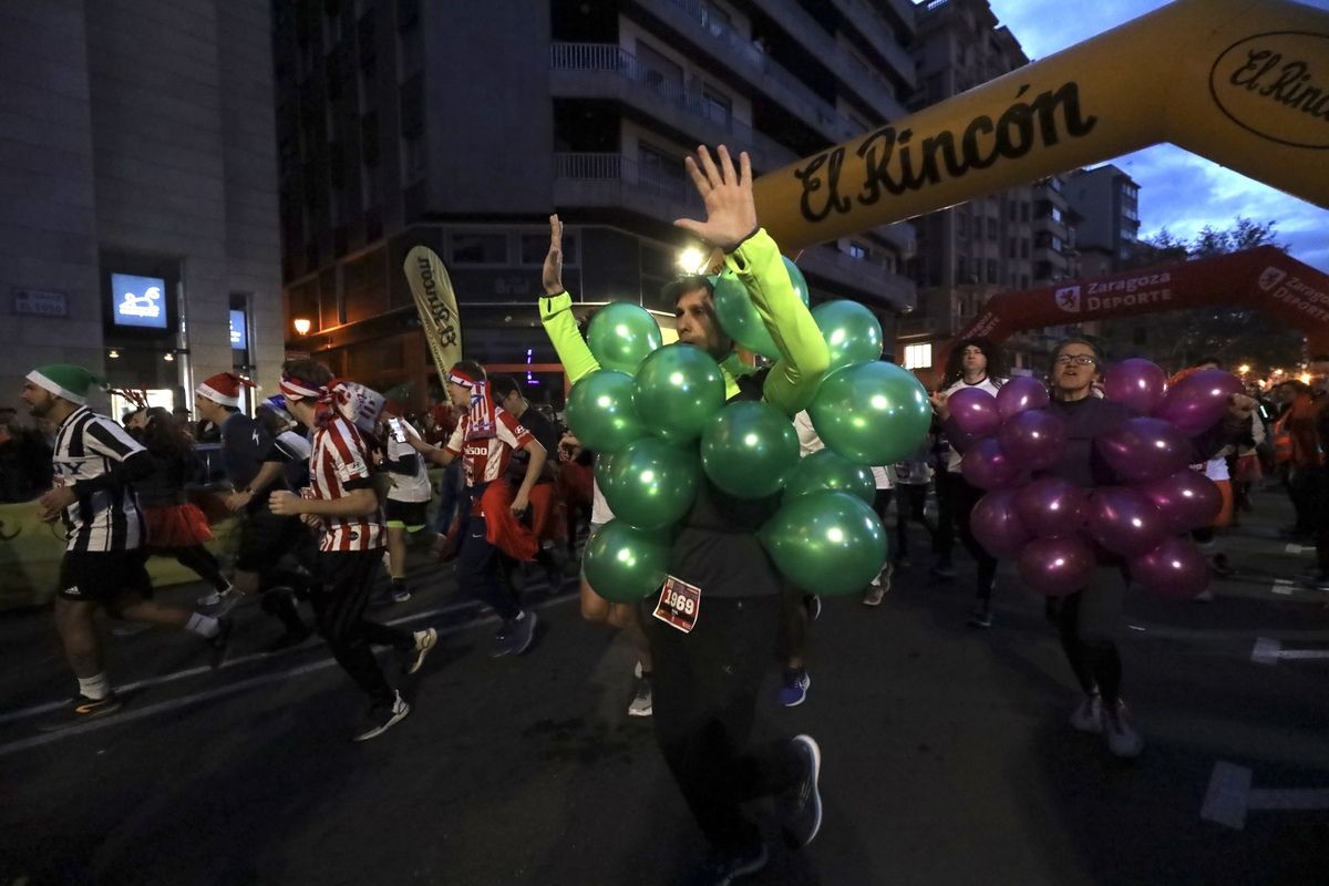 EN IMÁGENES | Zaragoza celebra su decimoctava edición de la San Silvestre