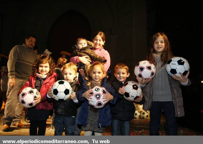 GALERIA DE IMÁGENES - Miles de niños disfrutan de la gran fiesta del Cartero Real