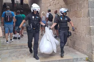 La Policía Local vuelve a actuar contra la venta ambulante ilegal en el Parc de la Mar, Dalt Murada y s'Hort del Rei
