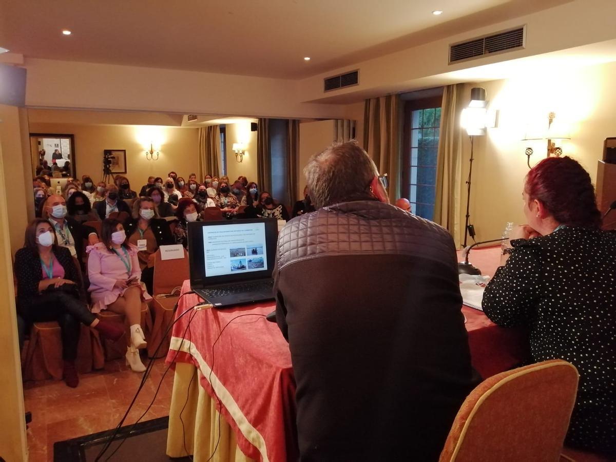 Público presente durante la celebración de la mesa centrada en sostenibilidad.