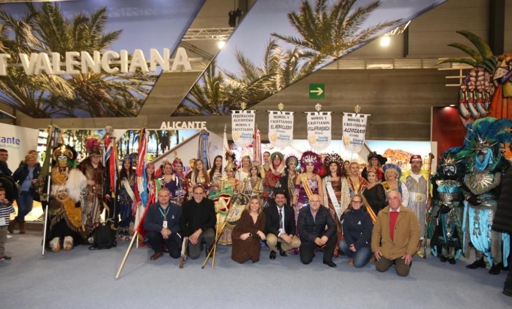 La Federación de Moros y Cristianos de Alicante lleva la fiesta a Madrid.