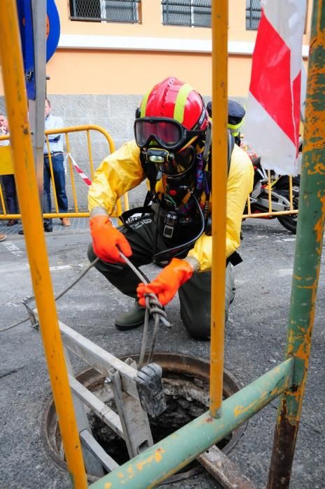 Efectivos de los Bomberos de Las Palmas de Gran ...