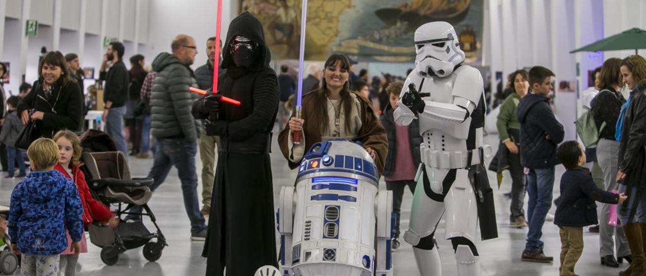 Darth Vader, R2-D2 y la princesa Leia en la VI Edición de las jornadas de Star Wars Alicante.