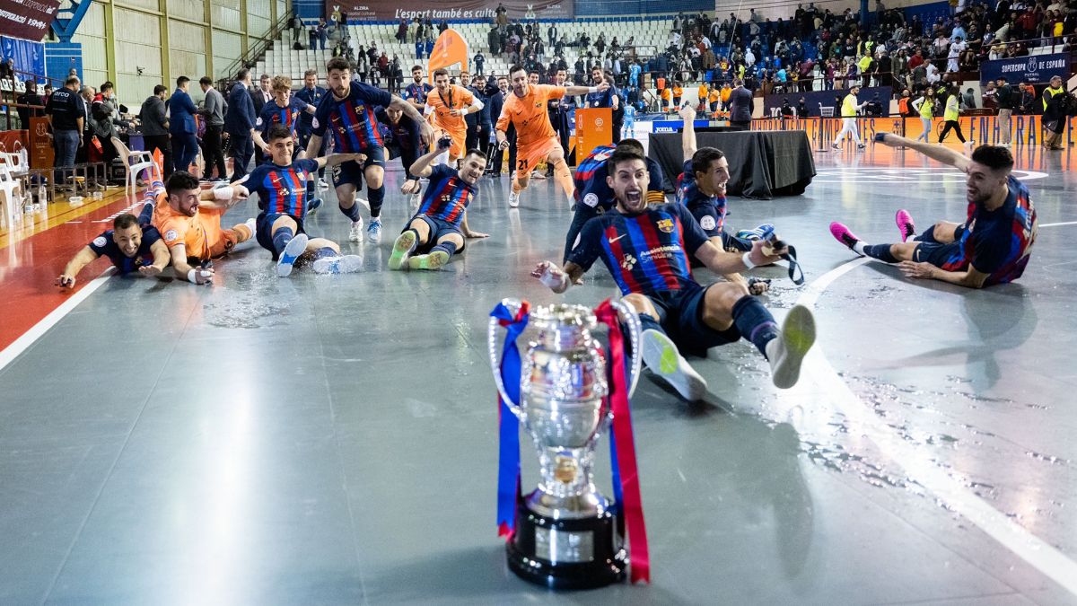 El Barça celebró la Supercopa por todo lo alto