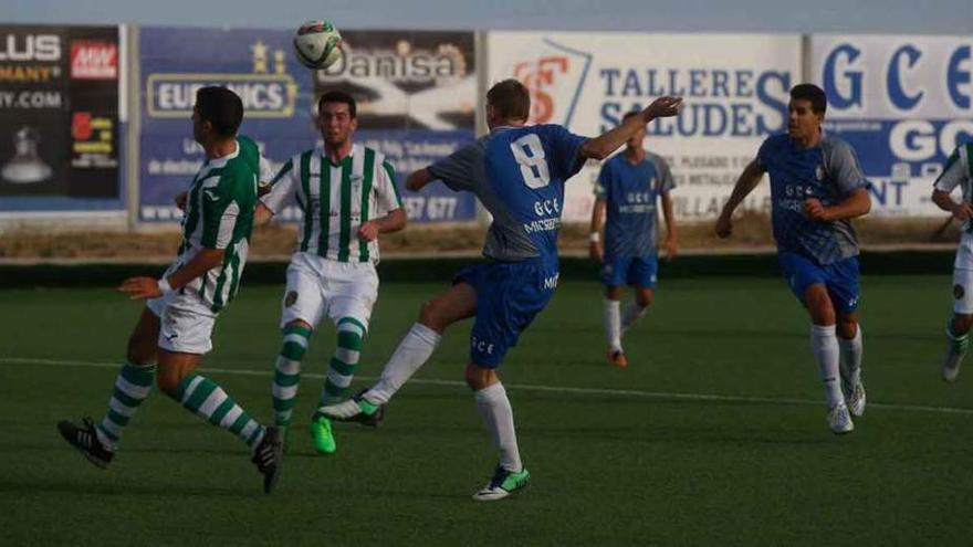 El Villaralbo, en el encuentro ante la Cebrereña en el estadio Fernández García.