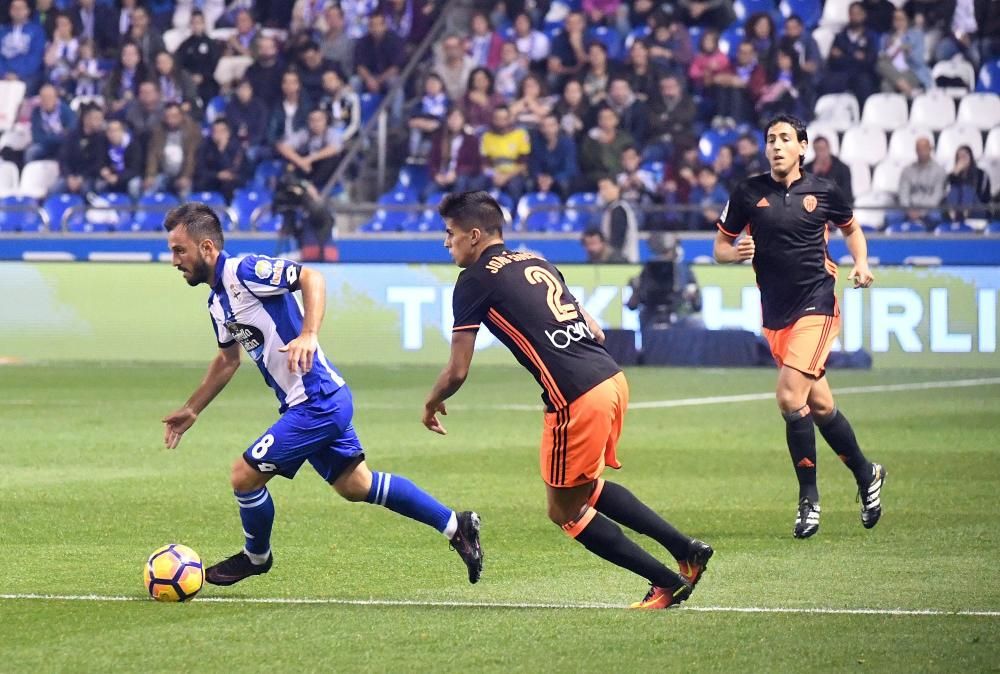 Un Çolak notable librea el ataque con un gran gol y un error suyo propicia el empate (1-1).