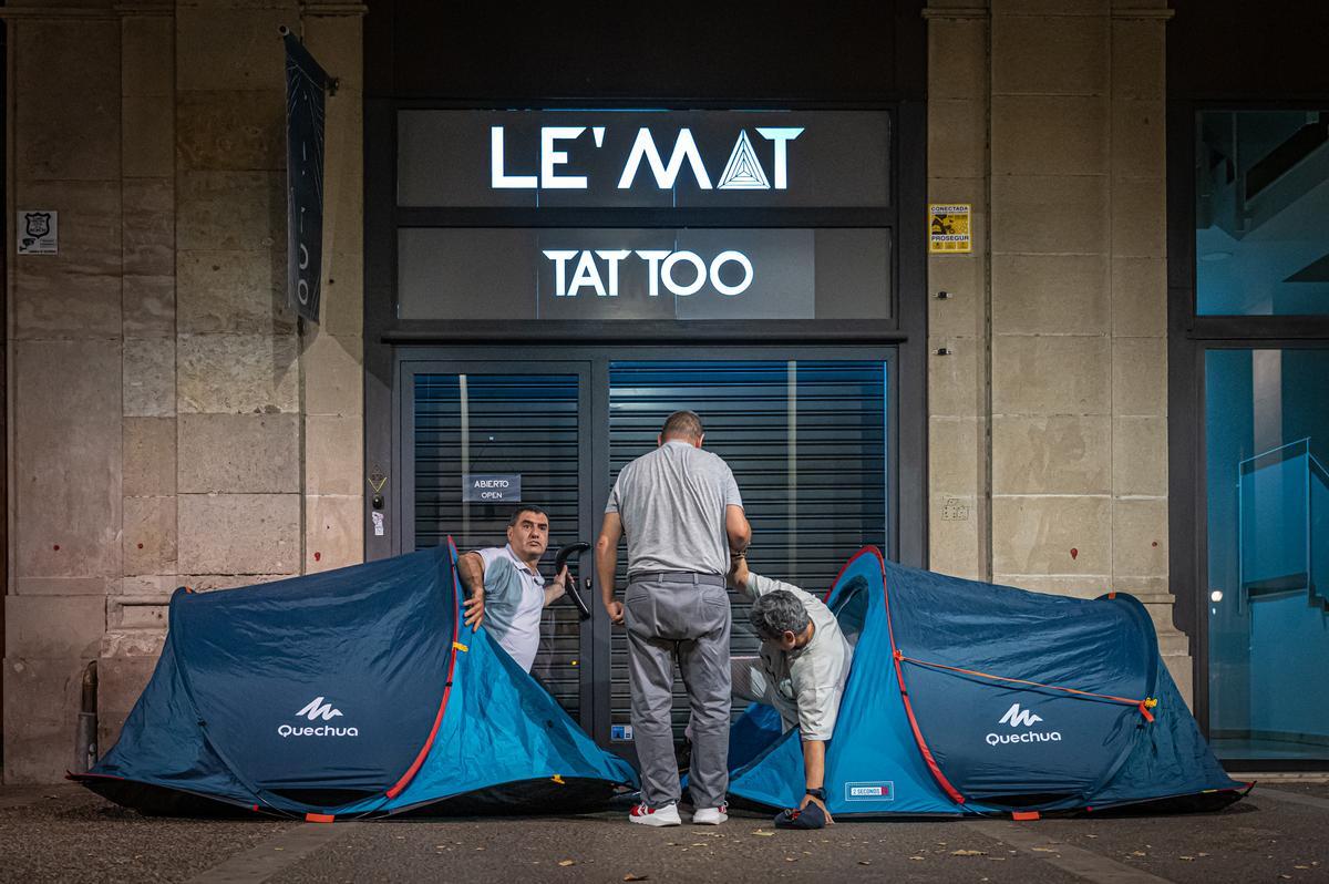 Arrels recuenta a las personas durmiendo en la calle en Barcelona