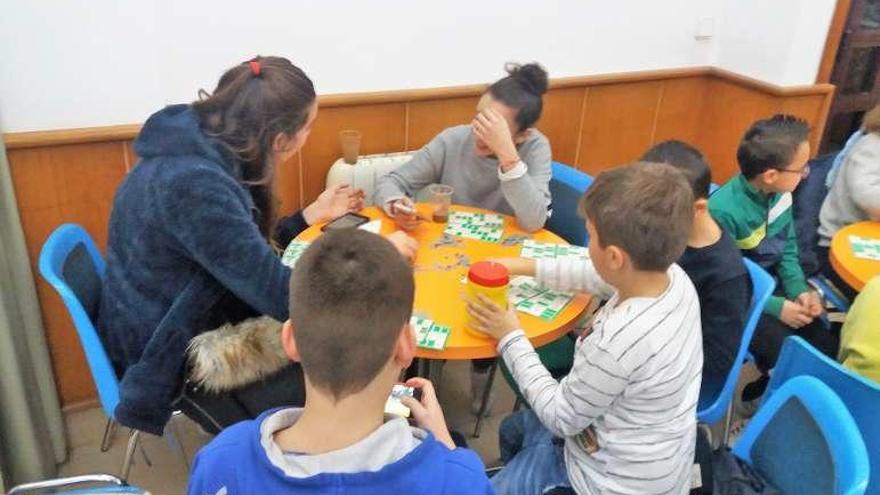 Una actividad infantil programada hace tiempo en el local social.