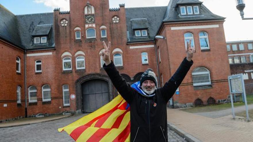 Libertad bajo fianza para Carles Puigdemont