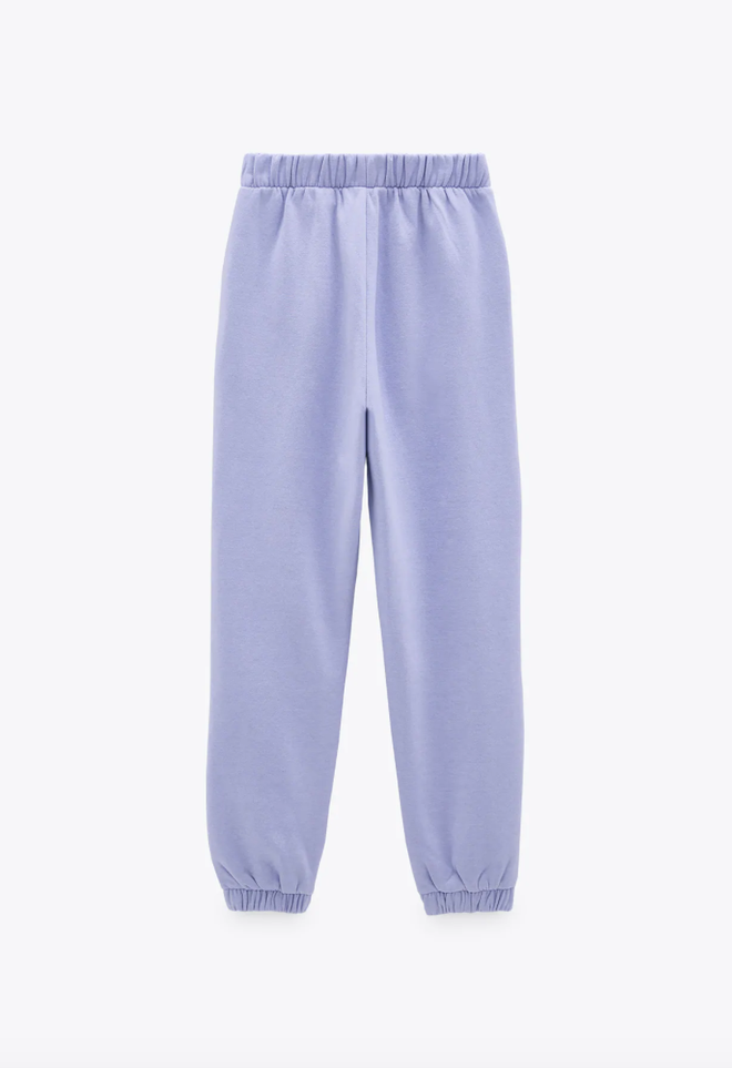 Pantalones joggers en tono lila de Zara