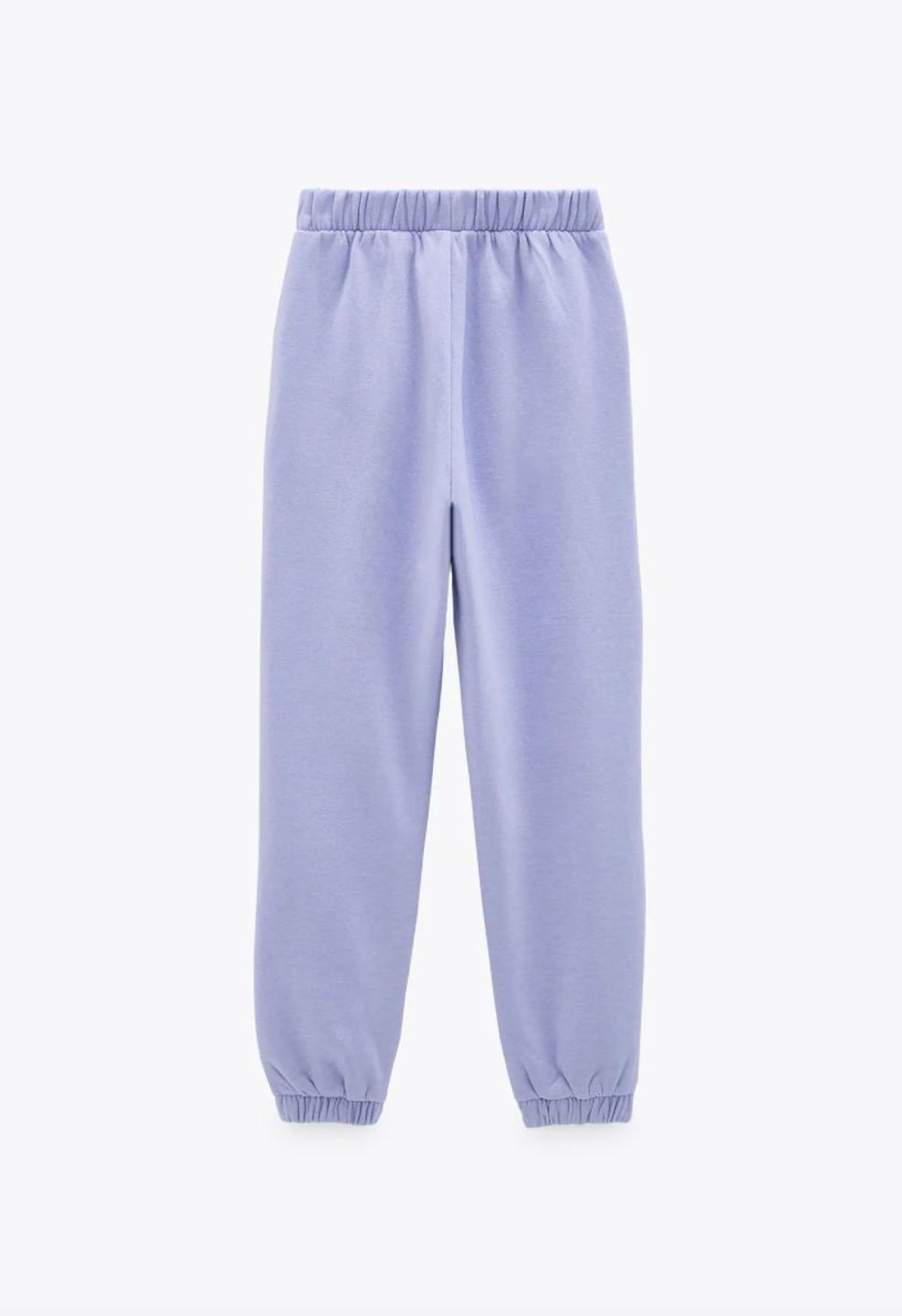Pantalones joggers en tono lila de Zara
