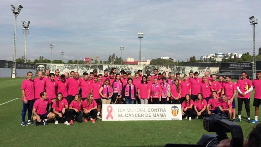 El VCF se viste de rosa en el día mundial contra el cáncer de mama