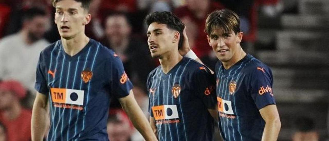 Almeida en su regreso con el Valencia en Granada