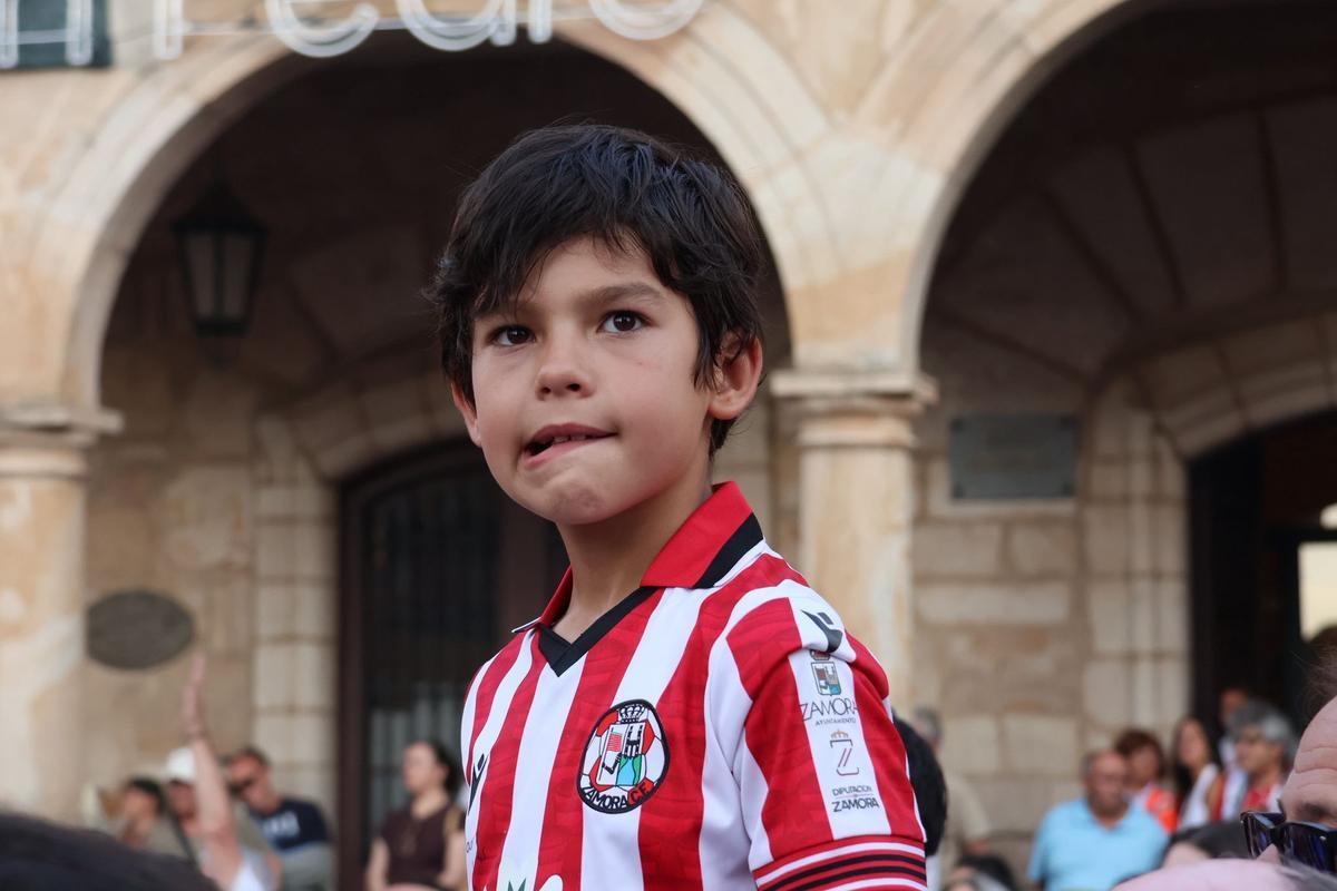 Las calles y bares de Zamora repletos para ver la final por el ascenso a Segunda