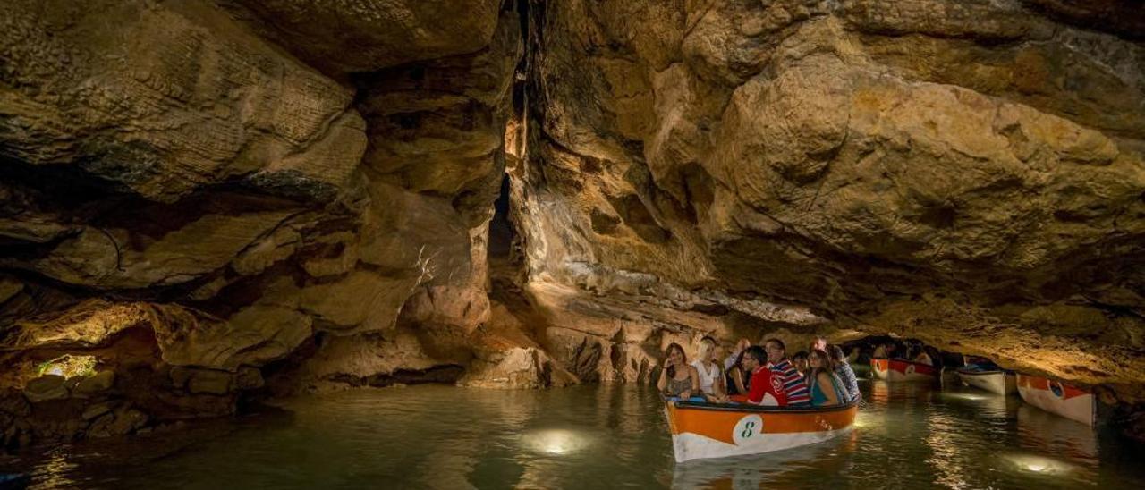 De ruta por la Vall con parada obligada en las grutas