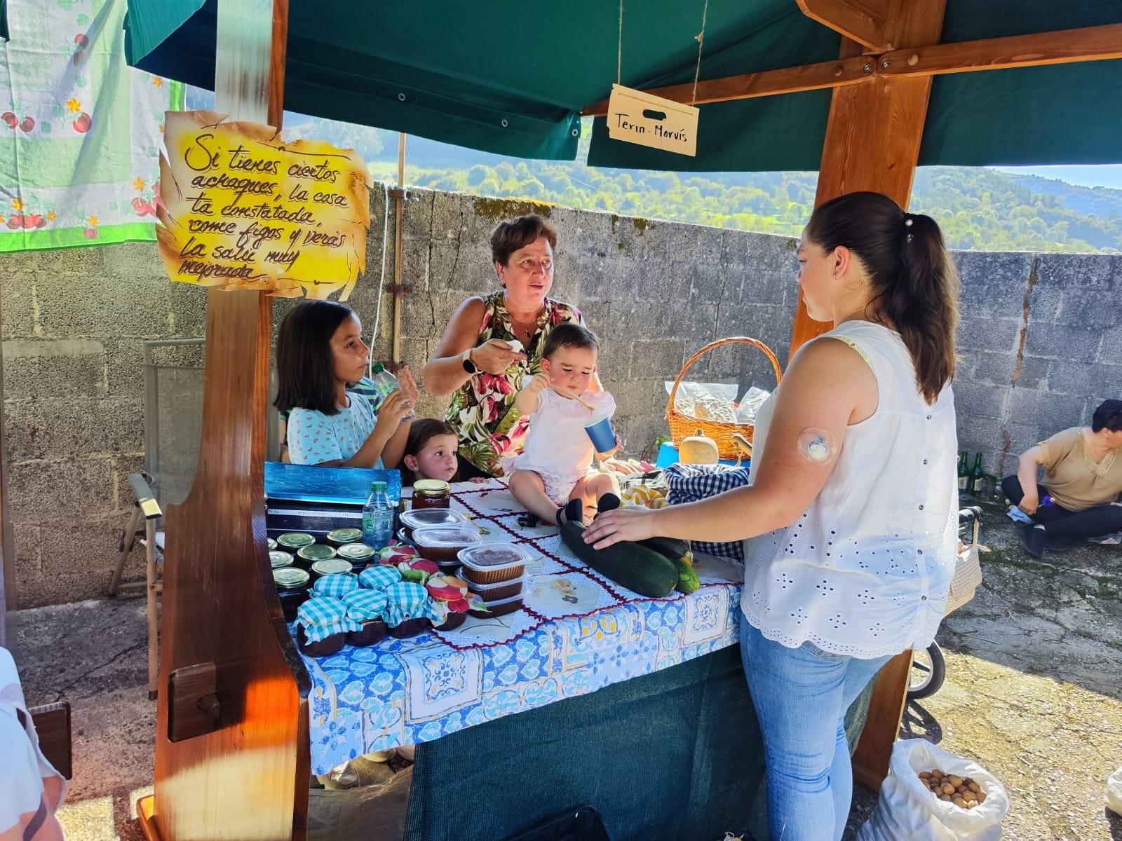 Escasez de figos, pero gran ambiente: así se ha vivido la feria de Rozaes