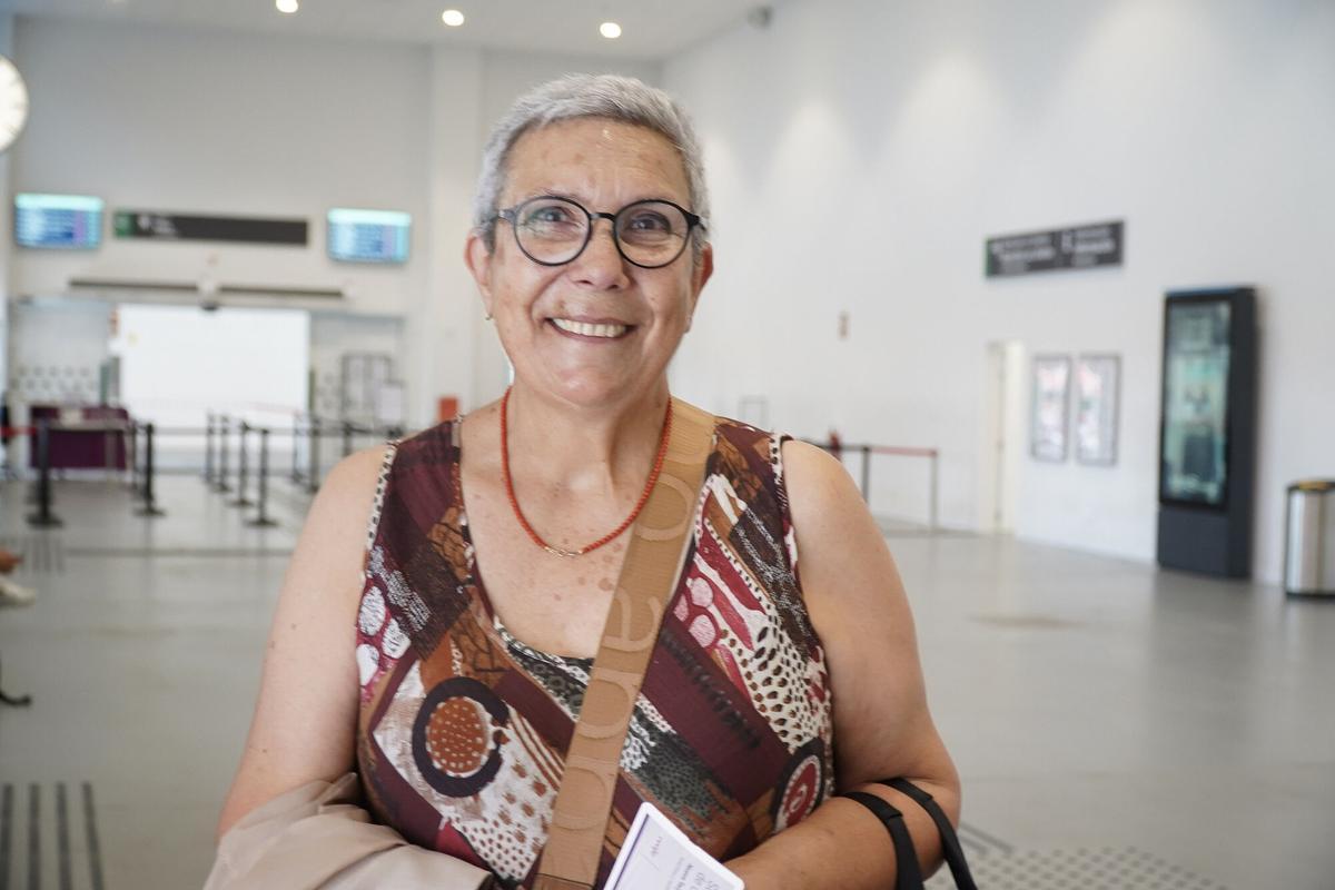 Consuelo, pasajera que viaja a Santiago y todo su trayecto será por carretera.
