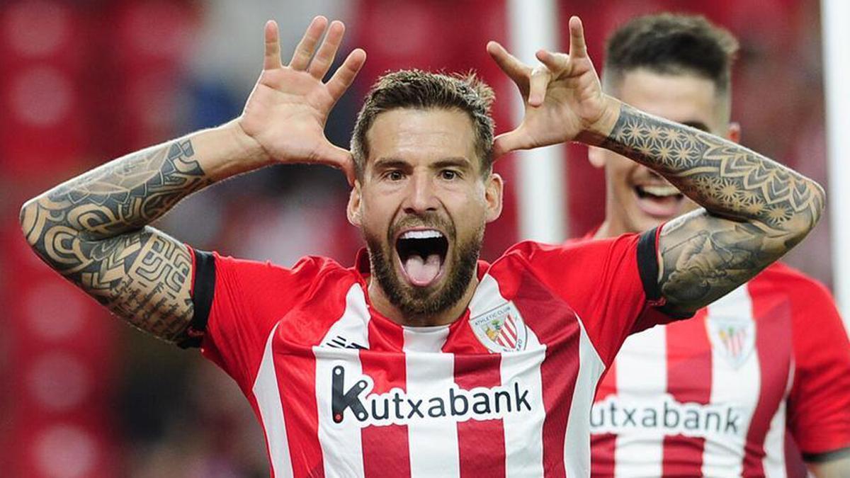Iñigo Martínez celebra un gol con el Athletic