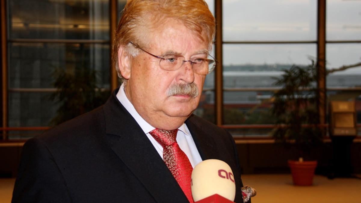 Elmar Brok, presidente del Comité de Exteriores del Parlamento Europeo,durante la entrevista.