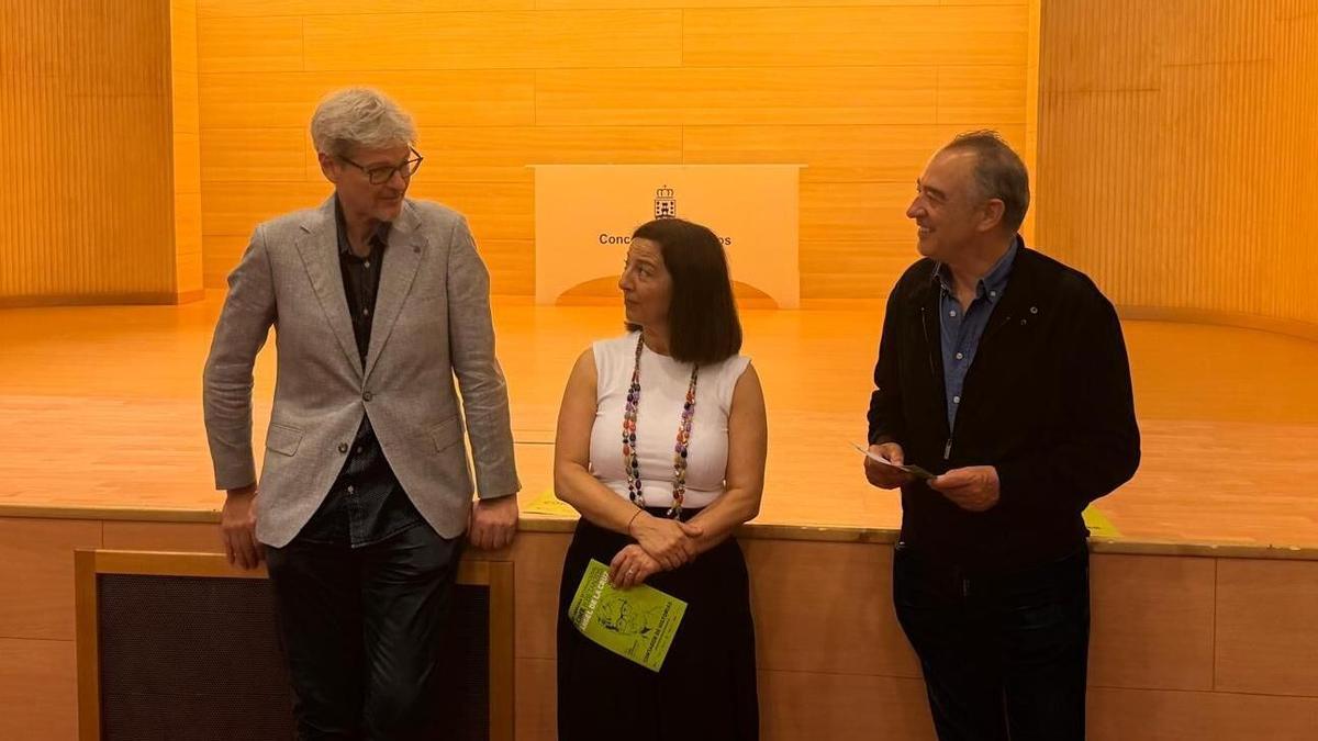 Presentación de la Semana Internacional de Cine de Betanzos dedicada al director y guionista Ángel de la Cruz.