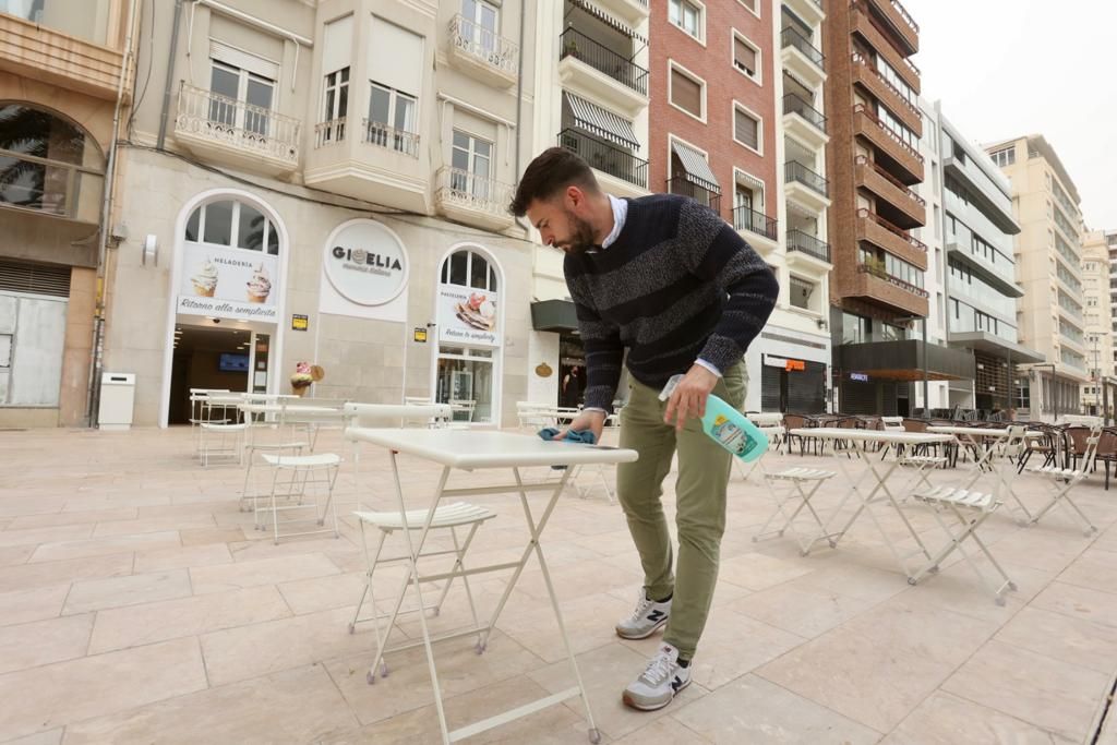 El polvo sahariano ensucia la ciudad de Alicante