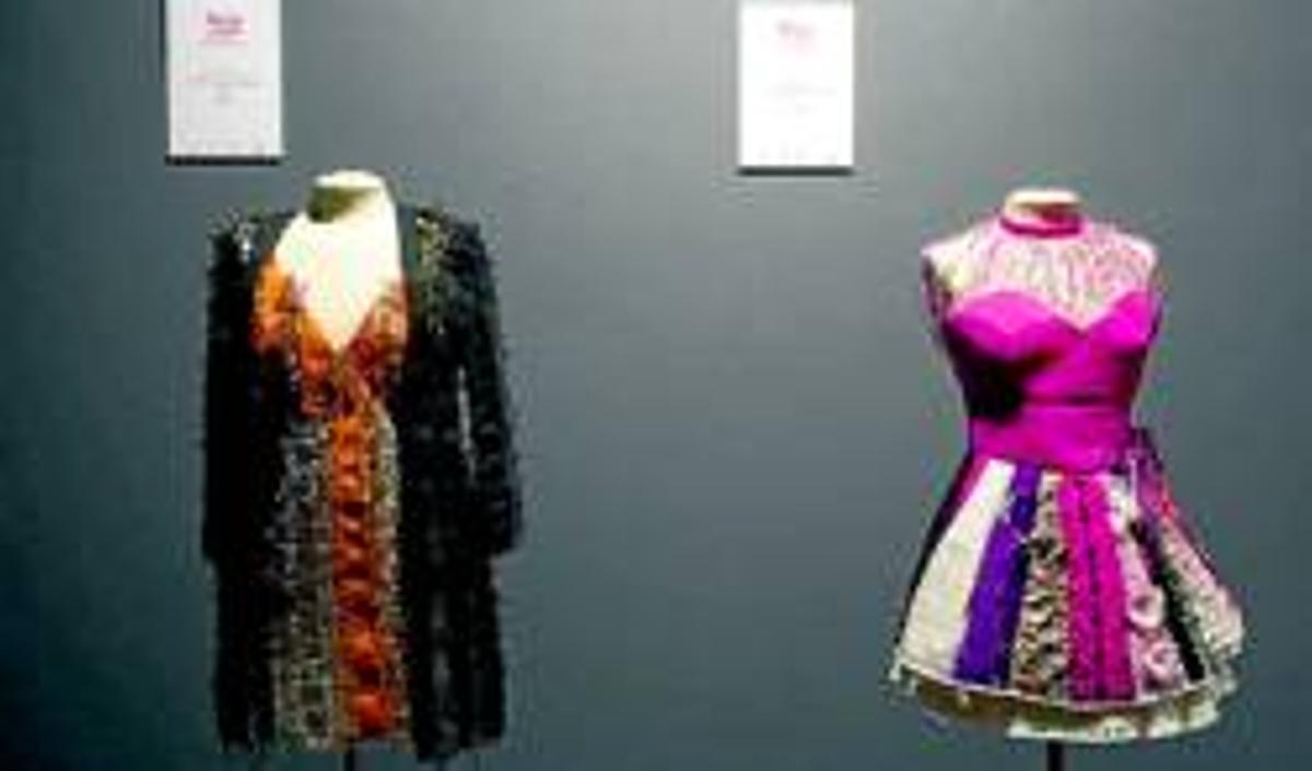La ropa de papel de Güeñes desfila por el Museo de Origami