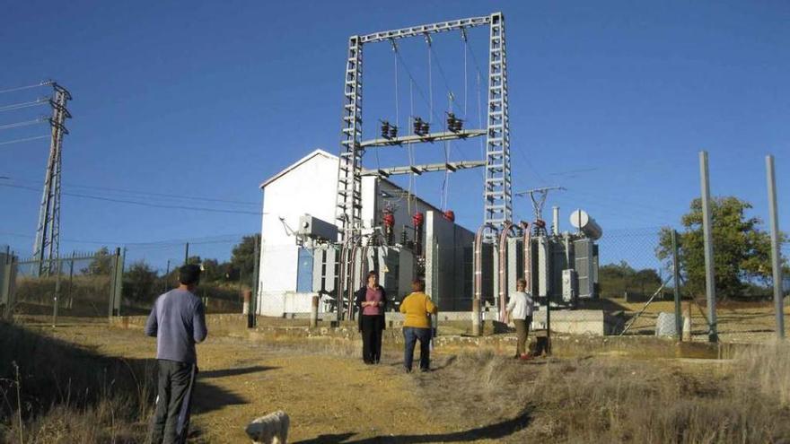 Instalaciones de la subestación eléctrica de Unión Fenosa en la Milla de Tera que ahora se va a renovar.