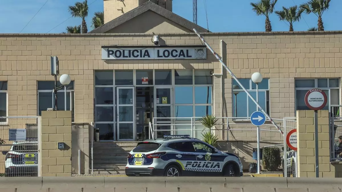 El alcalde de Torrevieja fuerza la jubilación del comisario de la Policía Local