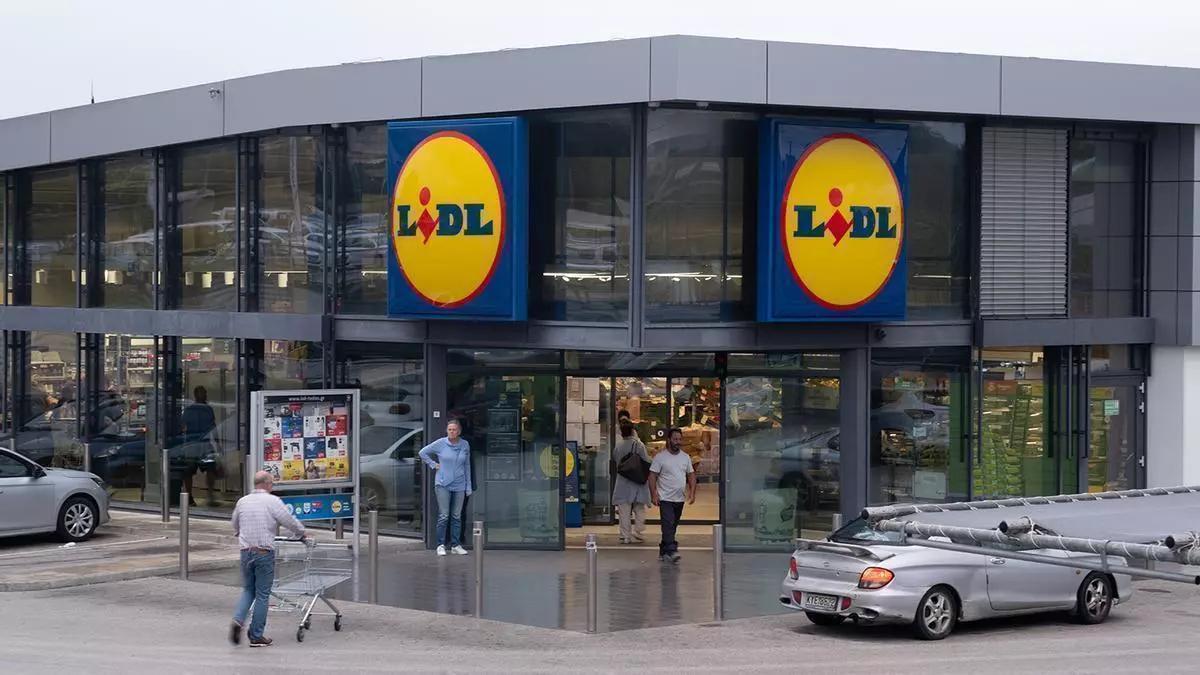 Mañana se esperan colas kilométricas en Lidl para conseguir la mesa de juegos de arena y agua que promete conquistar a los más pequeños de la casa: fomenta la creatividad, la fantasía y la motricidad