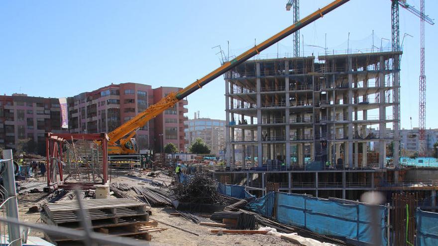 Obras de construcción de viviendas en Málaga.