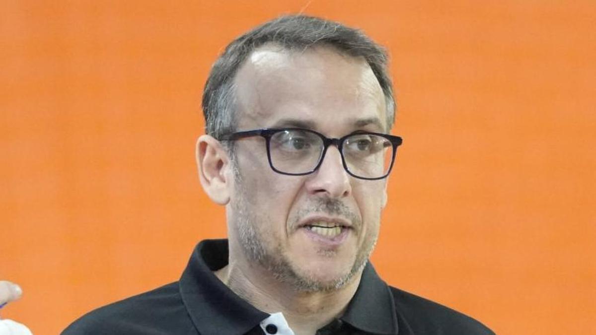 Félix Mojón, entrenador del BM Caja Rural Zamora. | JOSE LUIS FERNÁNDEZ