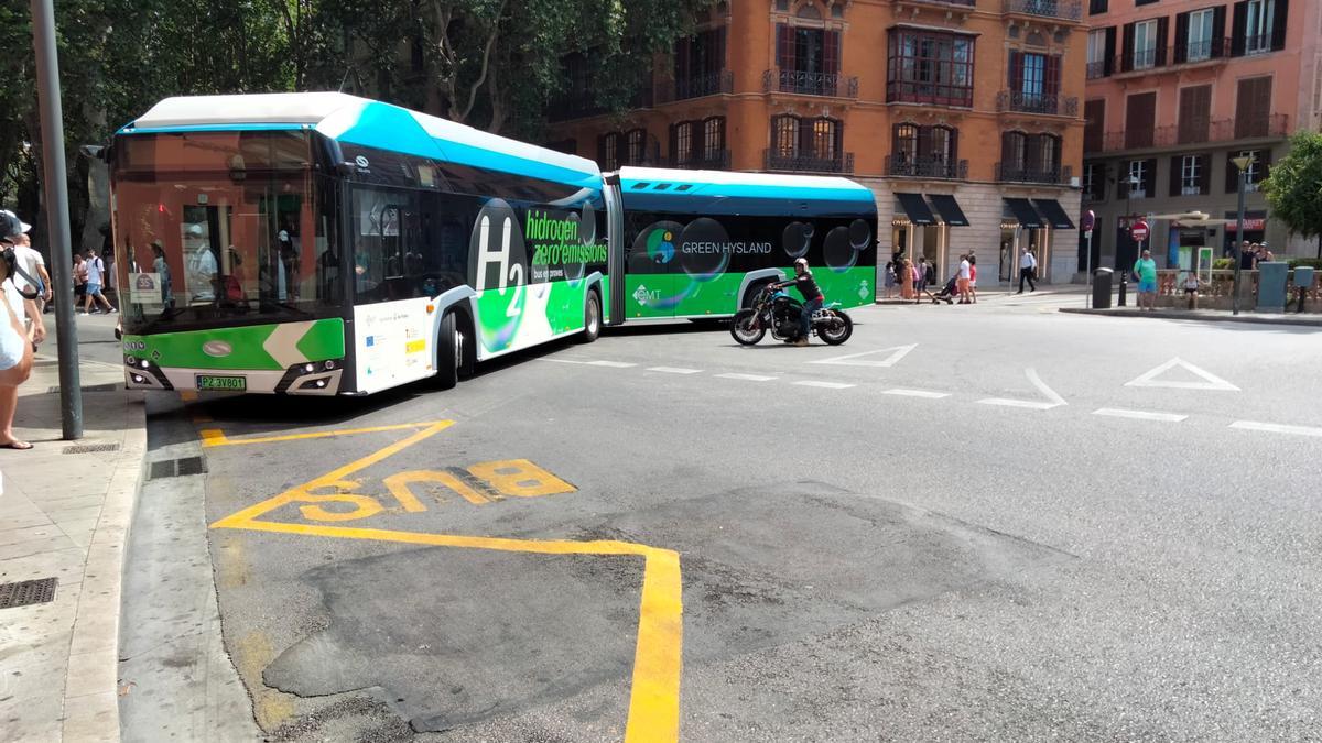 El autobús de hidrógeno ya circula por Palma