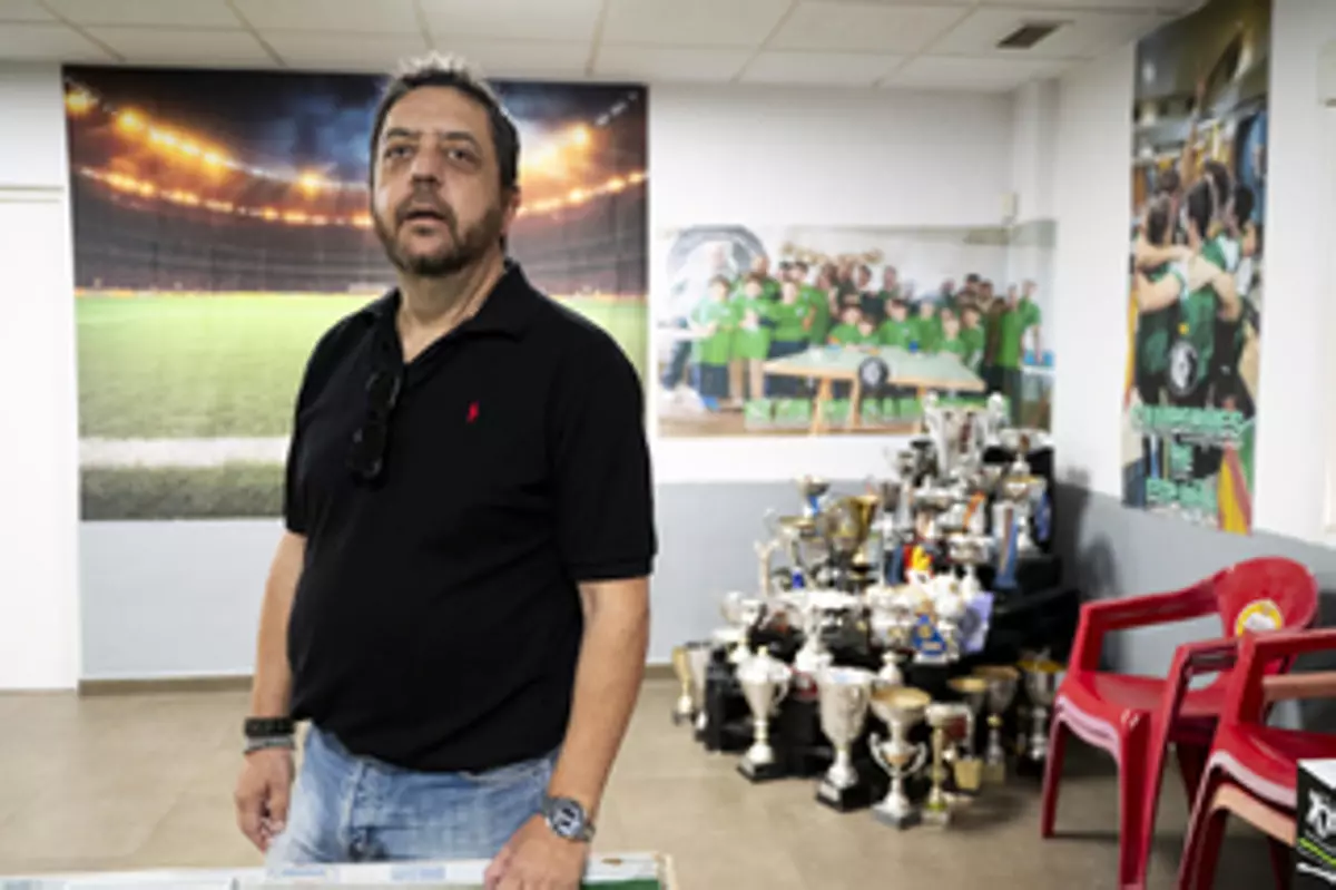 El fútbol chapas impulsa el renacer de la Asociación de Vecinos R-66 en Cáceres