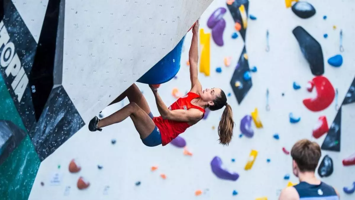 Geila Macià se corona como campeona de Europa de escalada
