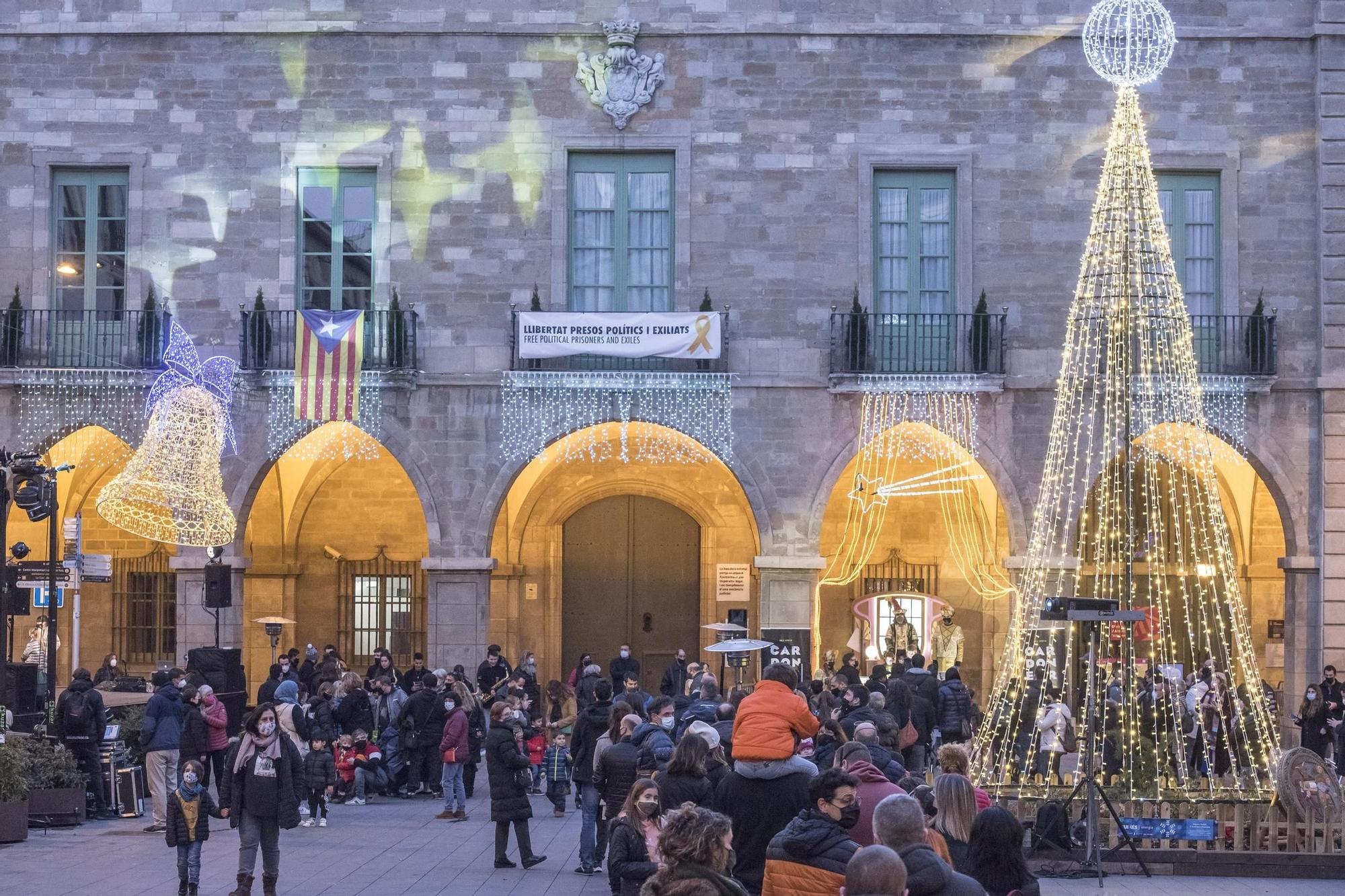 Gairebé 500 nens lliuren la carta al príncep Assuan el seu primer dia