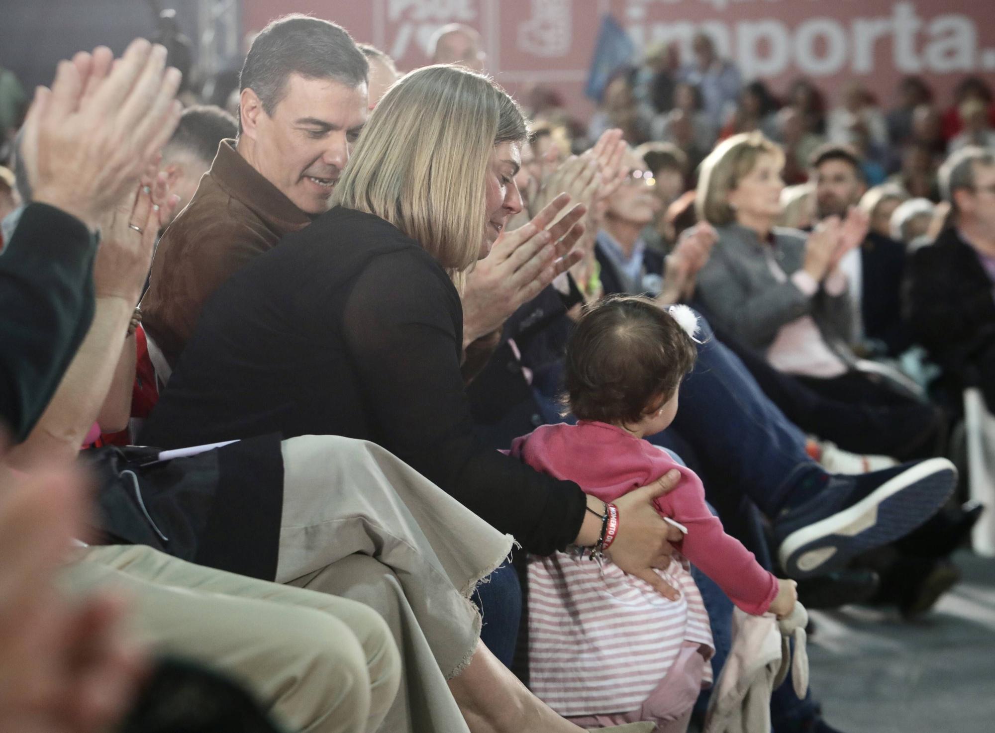 El mitin de Pedro Sánchez junto a Adrián Barbón en Gijón, en imágenes