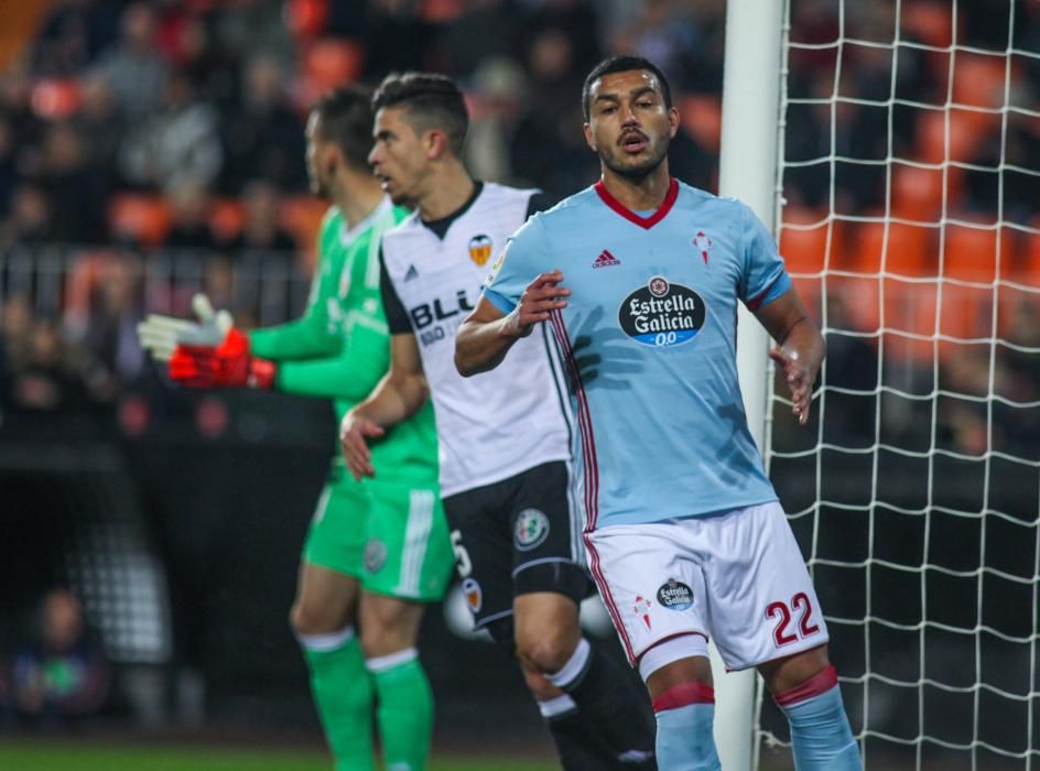 Las imágenes de la derrota del equipo celeste en Mestalla.