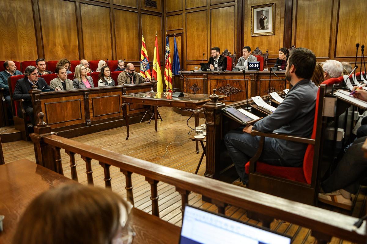 El pleno de Alcoy celebrado este viernes.