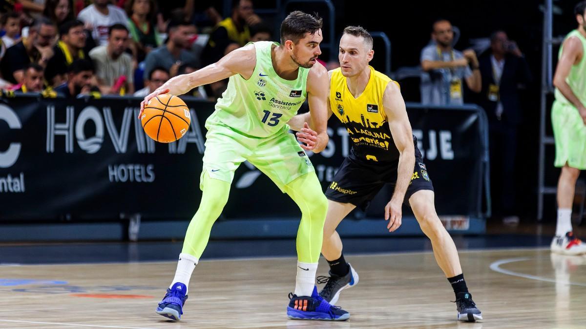 Tomas Satoransky and Marcelinho Huertas, in the first round match