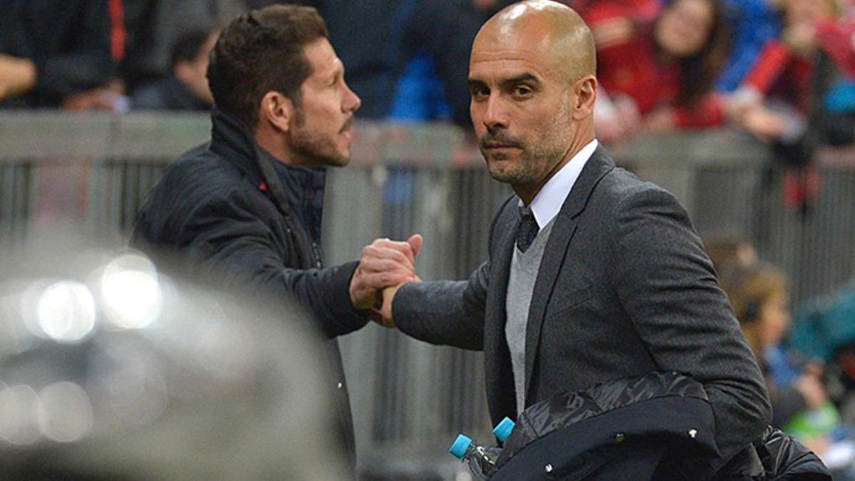 Simeone y Guardiola, instantes antes de iniciar el Bayern-Atlético