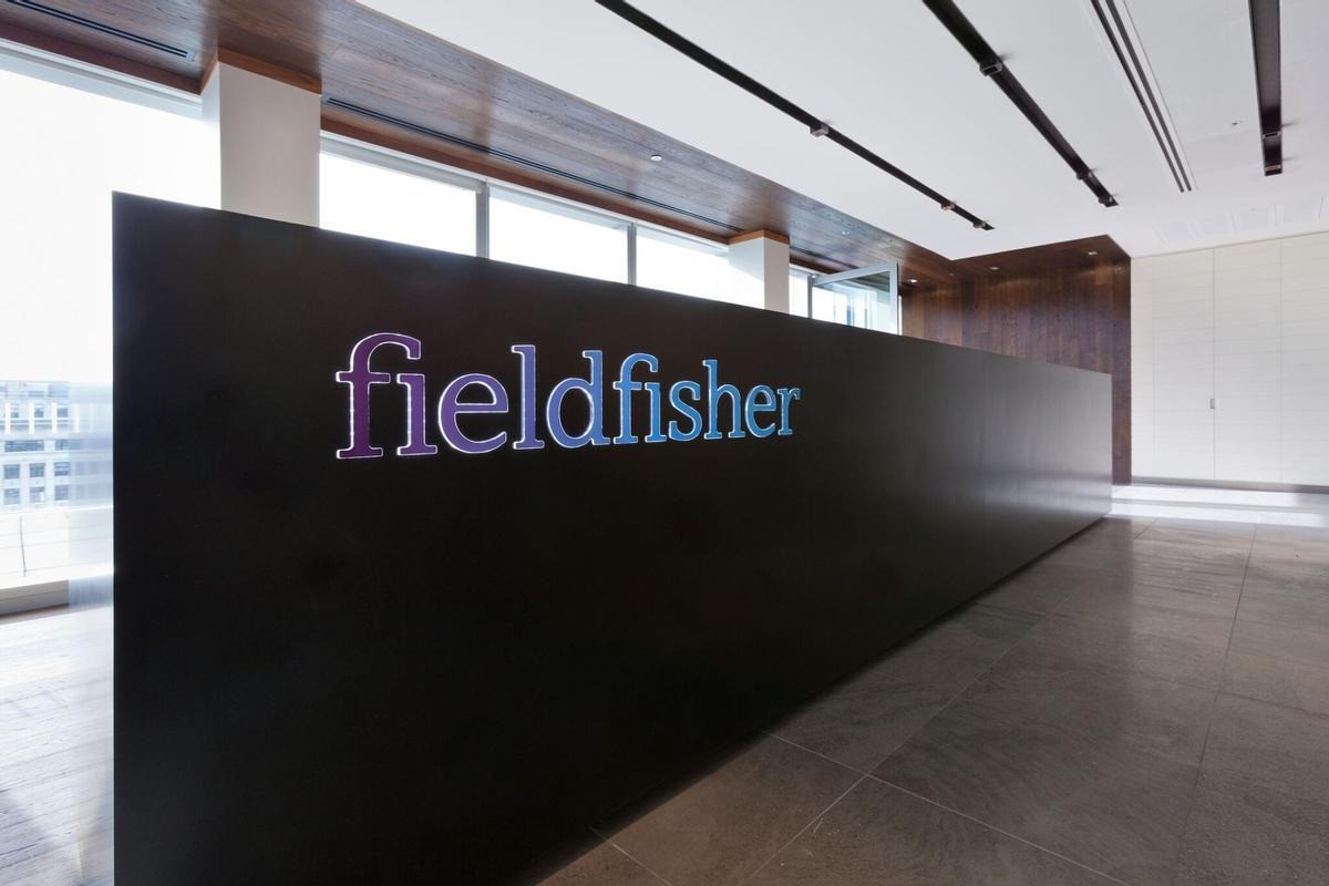 Logo de Fieldfisher.