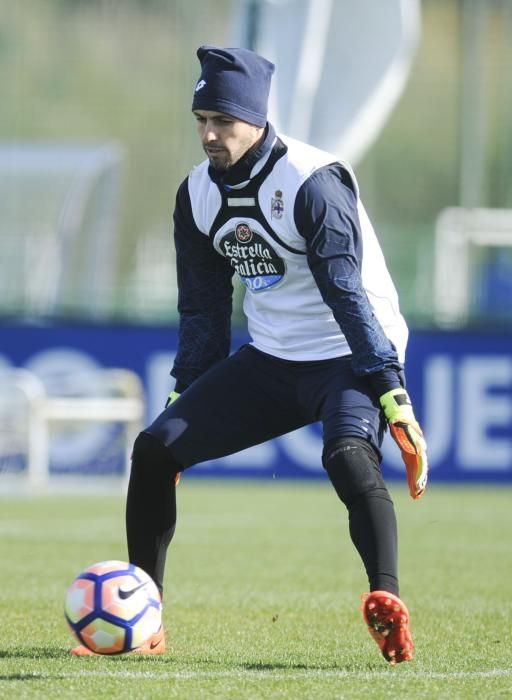 El equipo avanza en la preparación de la visita del domingo a Mestalla con Pedro Mosquera ya sobre el césped y Sidnei recuperado de su lesión muscular.