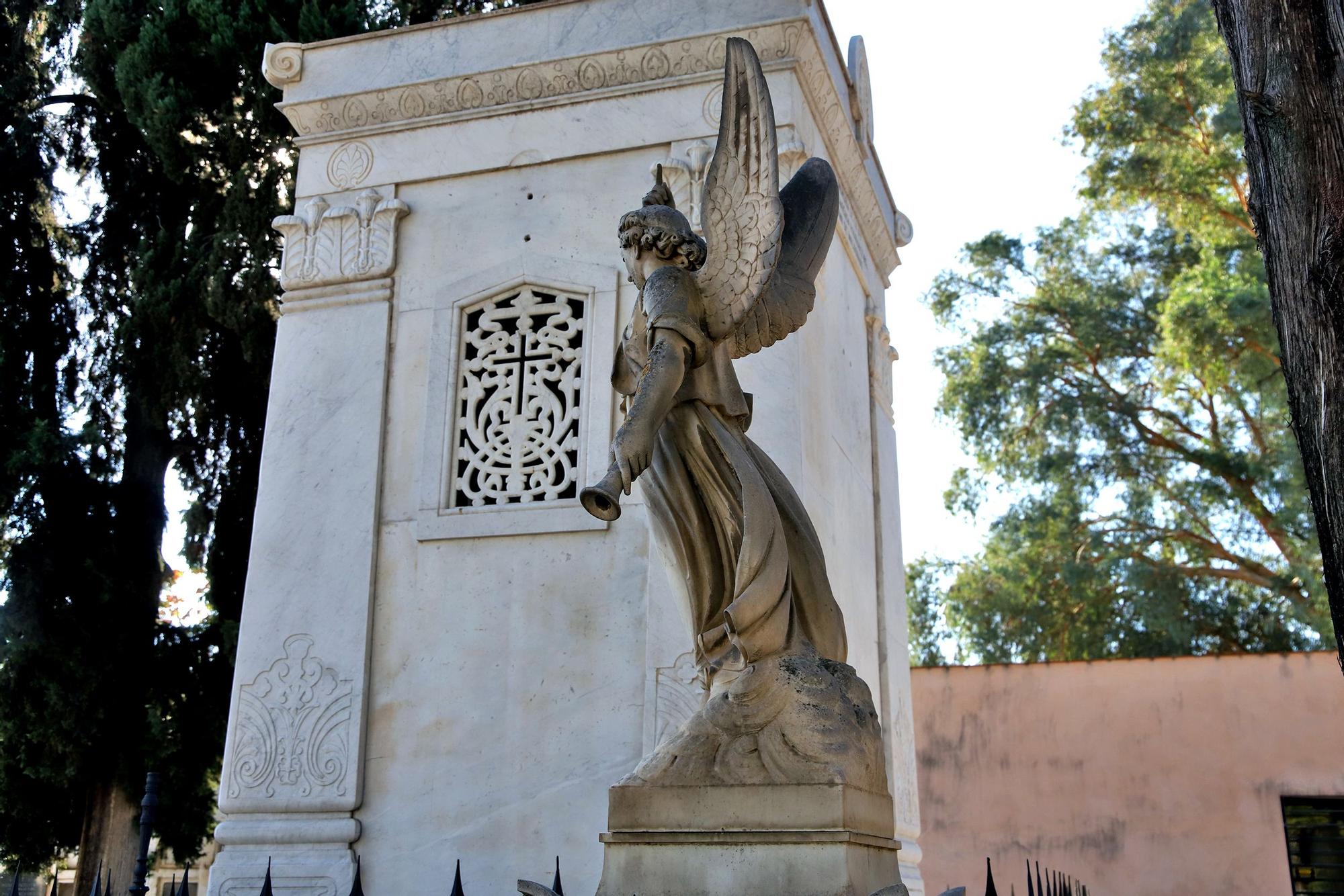 Un recorrido por la historia de Córdoba en el cementerio de La Salud