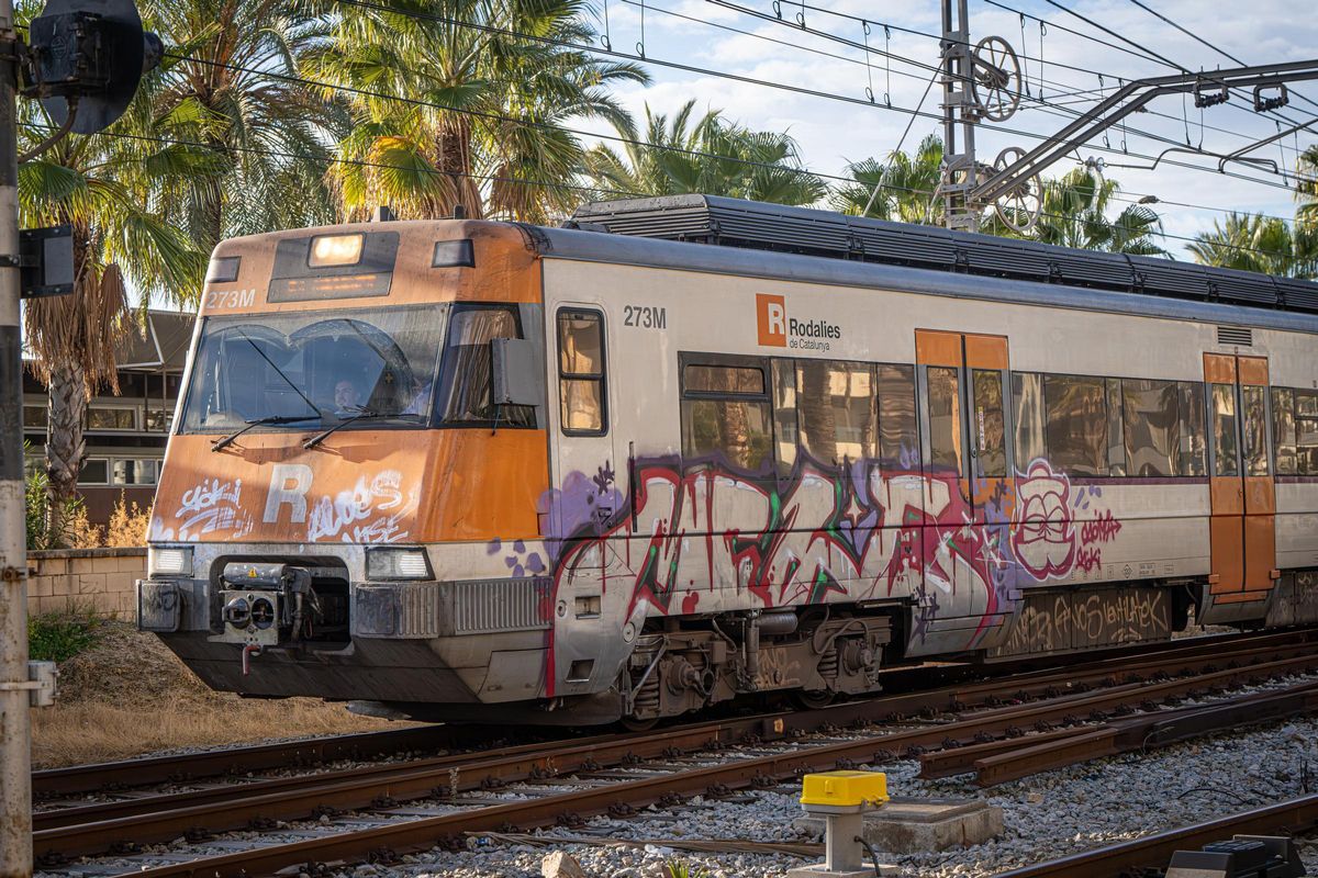 Nueva avería en la R1 de Rodalies y andenes llenos de usuarios