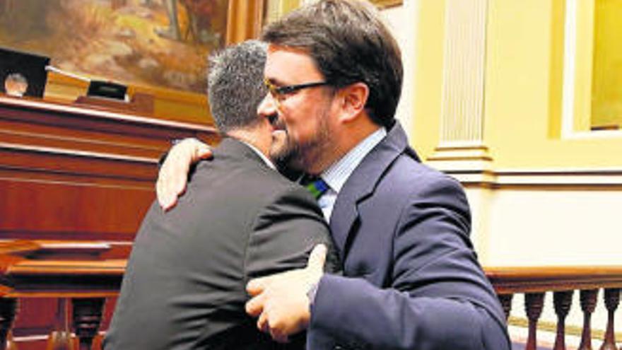 CC conforma la mesa que negociará la entrada del PP en el Gobierno regional