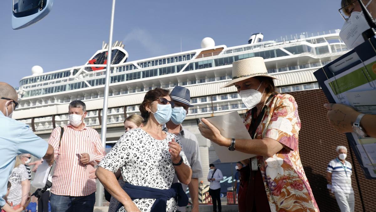 Llegada del primer crucero a Málaga tras el inicio de la pandemia