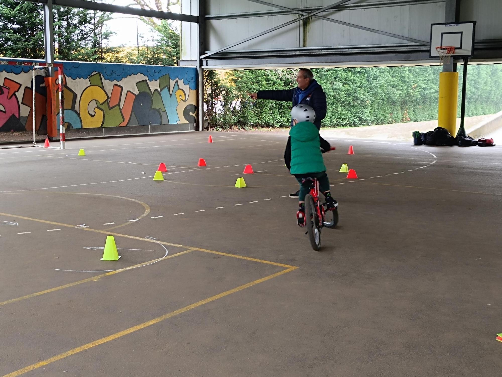 Pasión sobre ruedas: la extraescolar de ciclismo en el colegio de La Fresneda