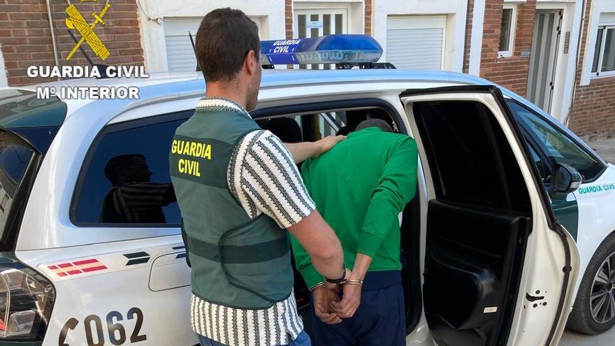 Detenido por robar un coche en Almassora y en restaurantes de Benicàssim